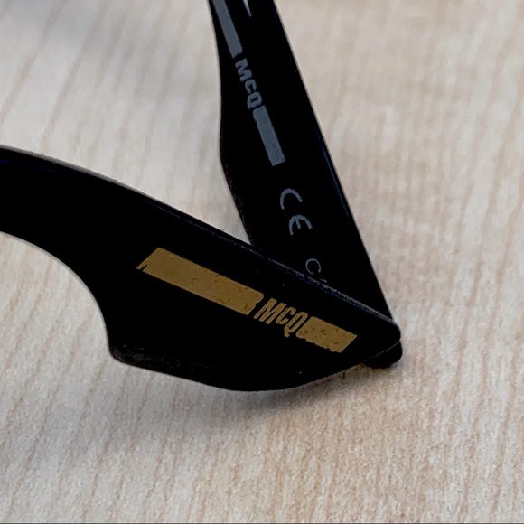 authentic ✅ NEW Alexander McQueen Sunglasses LUXE BLACK CATEYE & GOLD GROMMET - Picture 7 of 9